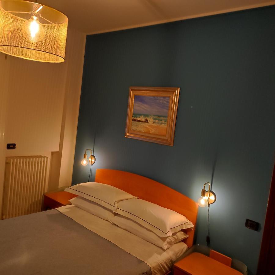 Ferienwohnung Tramonto In Baia Pesaro Exterior foto