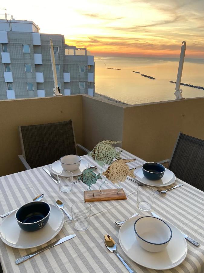 Ferienwohnung Tramonto In Baia Pesaro Exterior foto