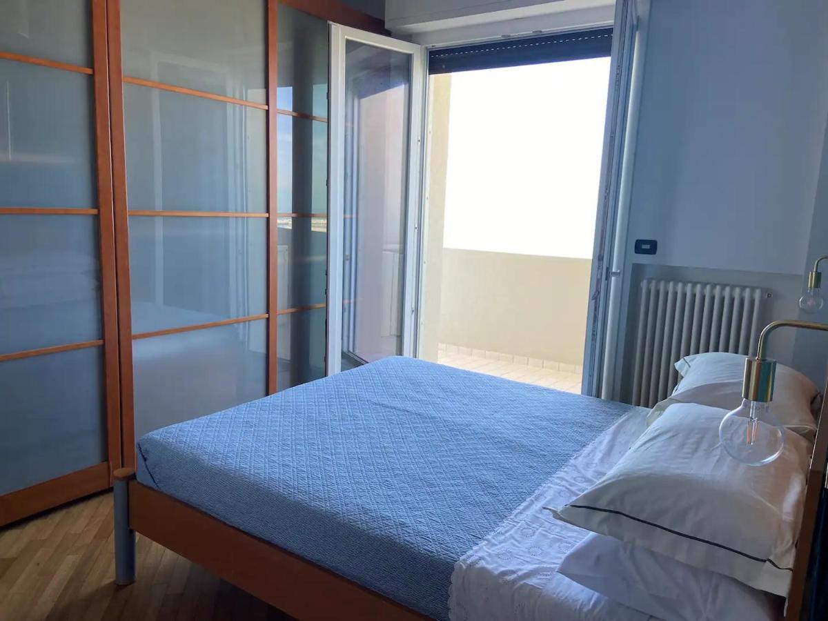 Ferienwohnung Tramonto In Baia Pesaro Exterior foto