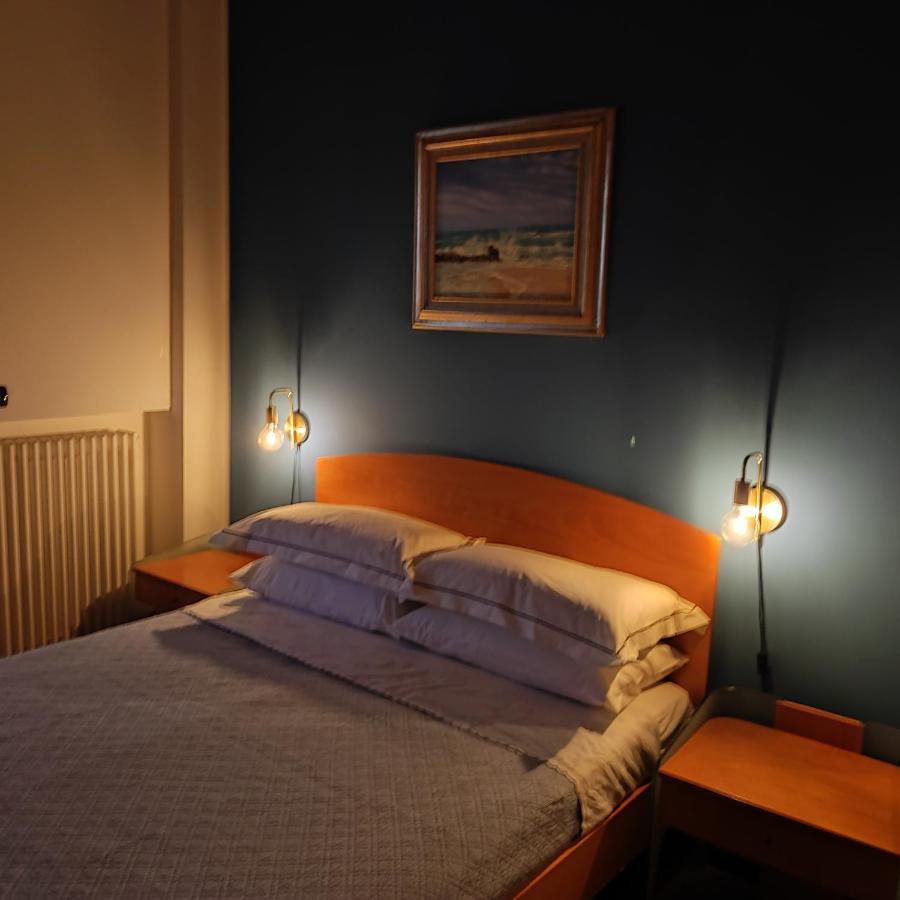 Ferienwohnung Tramonto In Baia Pesaro Exterior foto