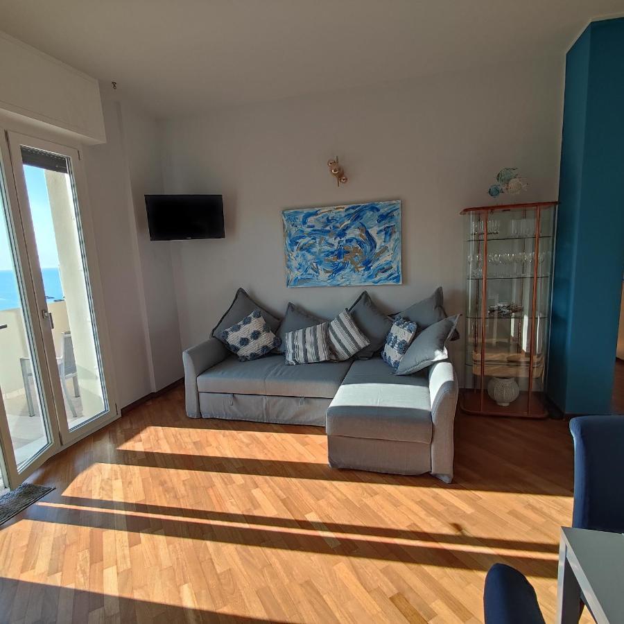 Ferienwohnung Tramonto In Baia Pesaro Exterior foto