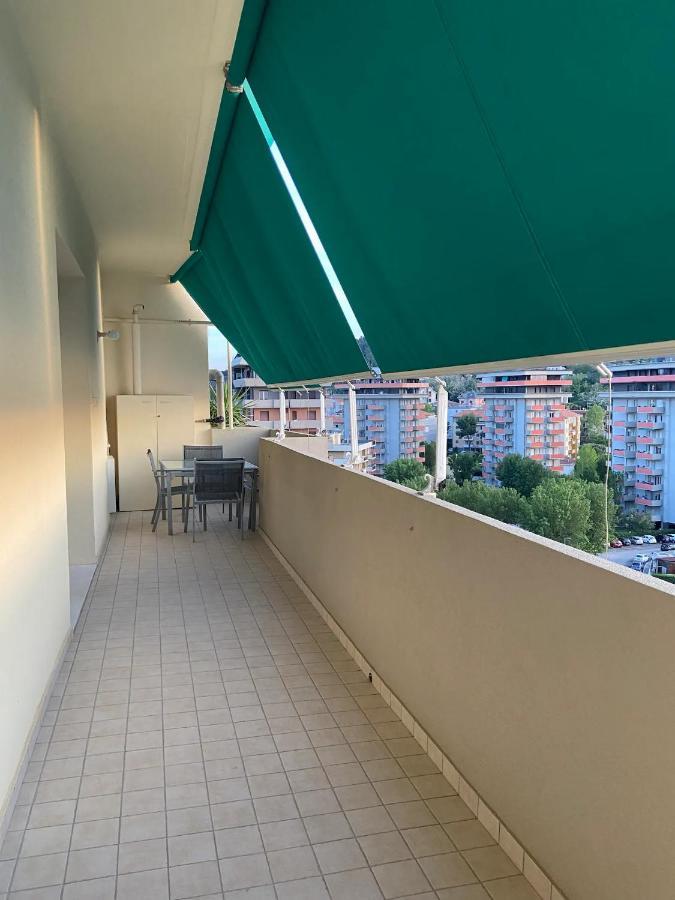 Ferienwohnung Tramonto In Baia Pesaro Exterior foto