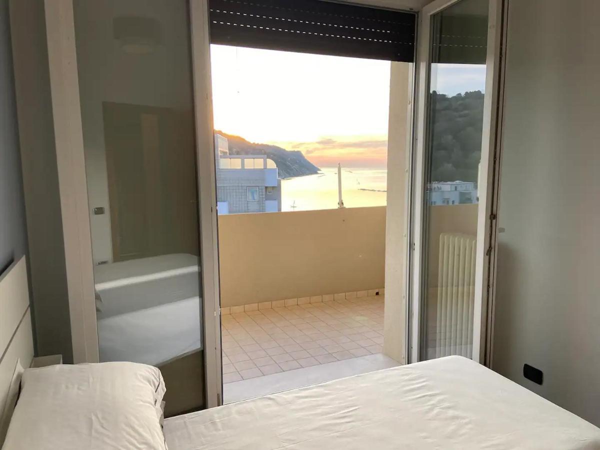 Ferienwohnung Tramonto In Baia Pesaro Exterior foto