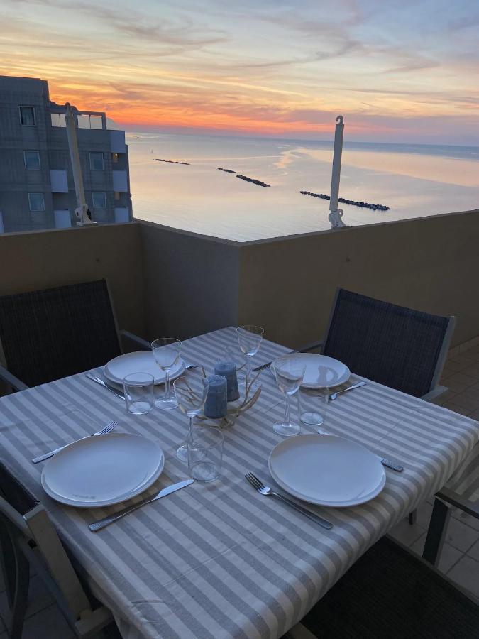 Ferienwohnung Tramonto In Baia Pesaro Exterior foto