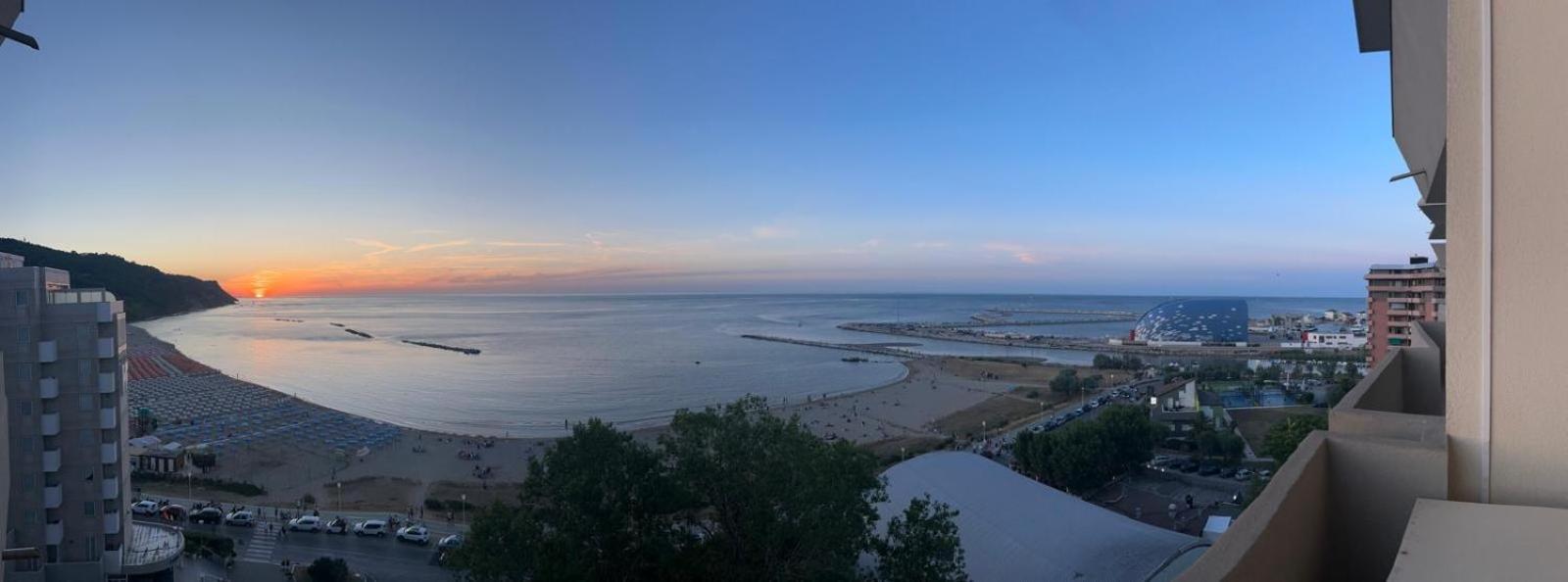Ferienwohnung Tramonto In Baia Pesaro Exterior foto