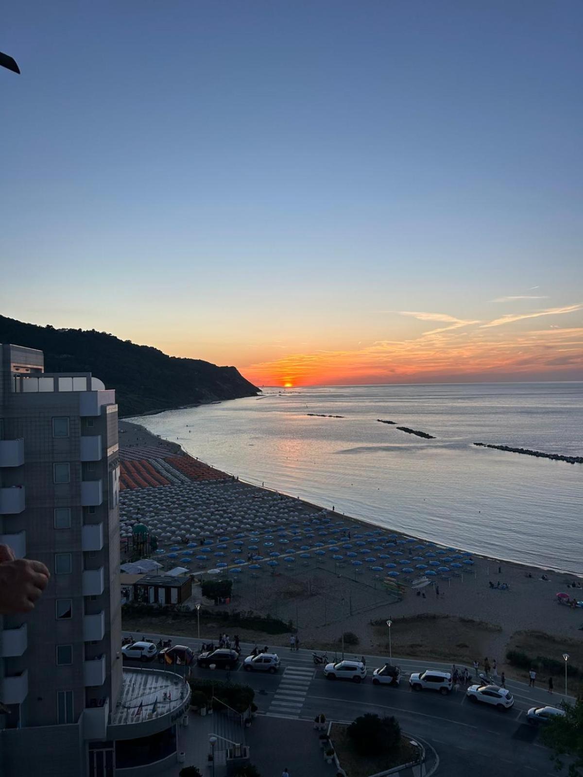 Ferienwohnung Tramonto In Baia Pesaro Exterior foto